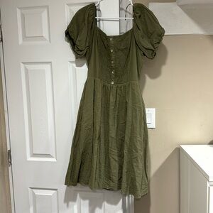 Carly Jean Green Linen Midi Dress